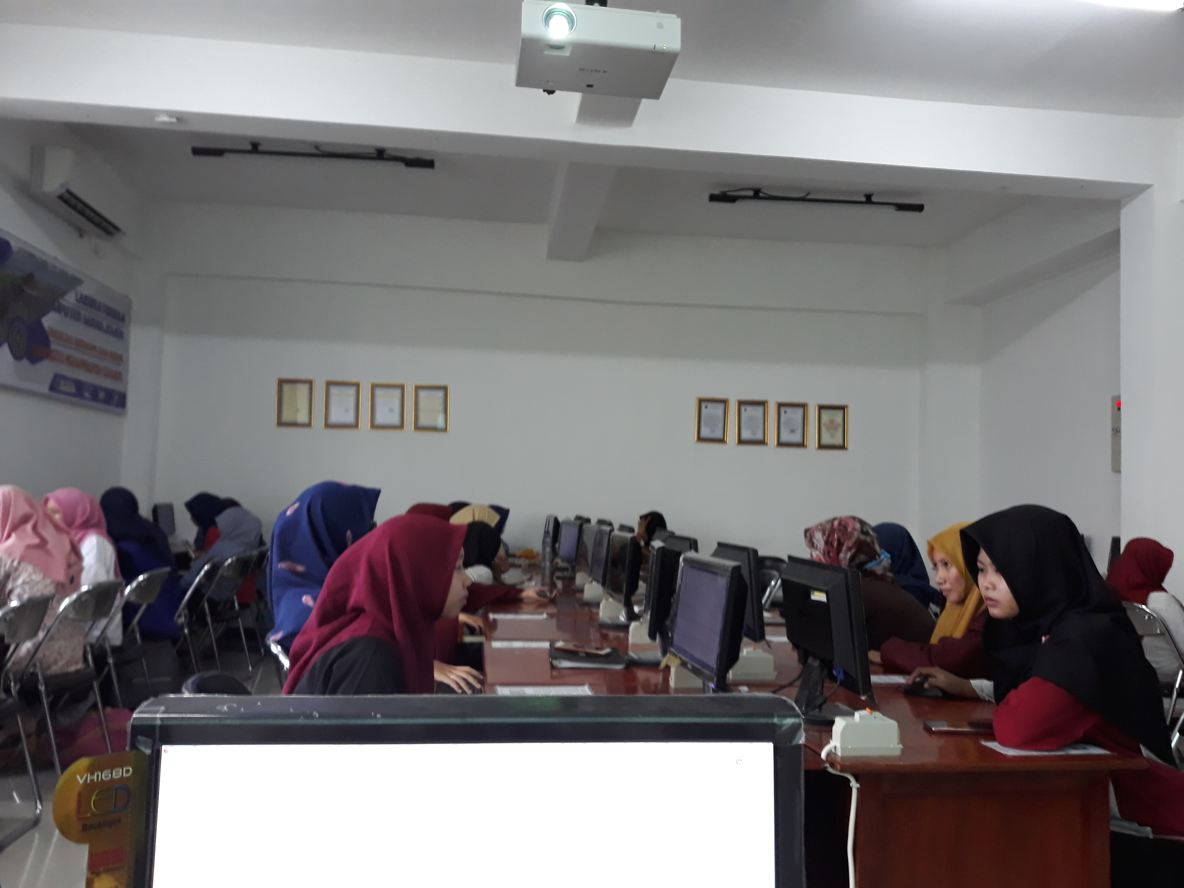 Pelaksanaan Test Of English Profeciency (TOEP) Pusat Bahasa